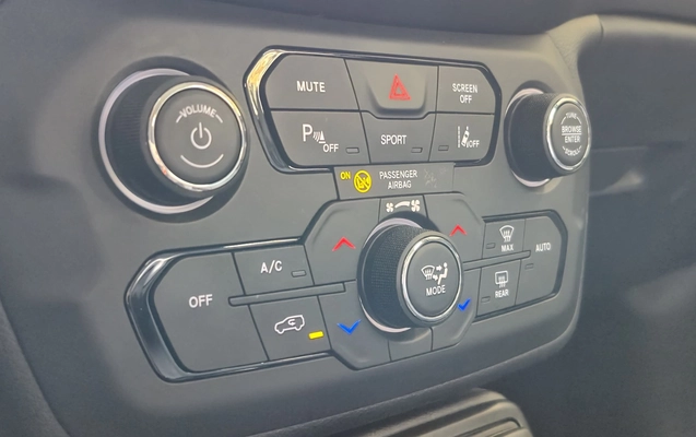 imagem-https://www.socarrao.com.br/sc-vehicle-images-prod/999534/1775934389845-Y2JlYmI2NDItYmY3YS00MzhmLTliYzYtOTU1YTNjOTQ0ZGNlLmpwZWc.jpeg