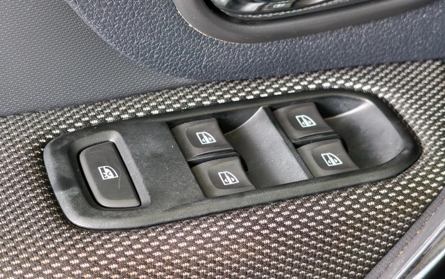 imagem-https://www.socarrao.com.br/sc-vehicle-images-prod/999638/1789483580907-gb-92316ac.jpg